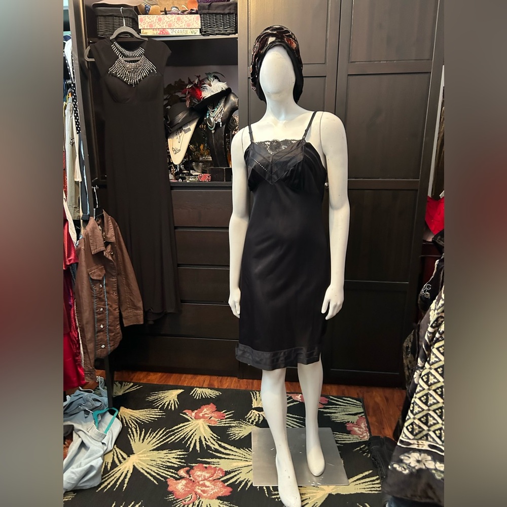 Vintage women’s black slip